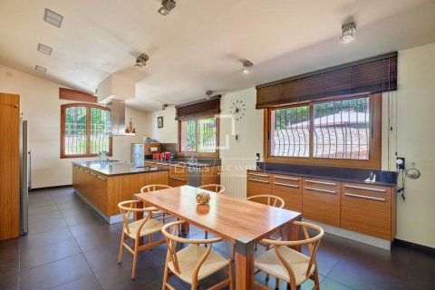 Villa de 6 dormitorios en venta en Cabrera de Mar, Barcelona, Cataluña, Spain № 8770 - foto 15