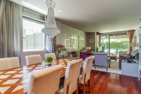 Apartamento de 4 dormitorios en venta en Barcelona, Cataluña, Spain № 8771 - foto 11