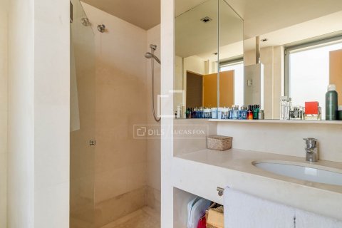 Apartamento de 4 dormitorios en venta en Barcelona, Cataluña, Spain № 8771 - foto 30