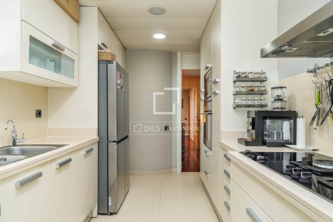 Apartamento de 4 dormitorios en venta en Barcelona, Cataluña, Spain № 8771 - foto 17