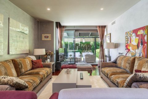 Apartamento de 4 dormitorios en venta en Barcelona, Cataluña, Spain № 8771 - foto 9
