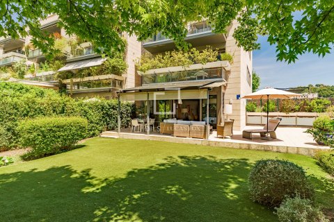Apartamento de 4 dormitorios en venta en Barcelona, Cataluña, Spain № 8771