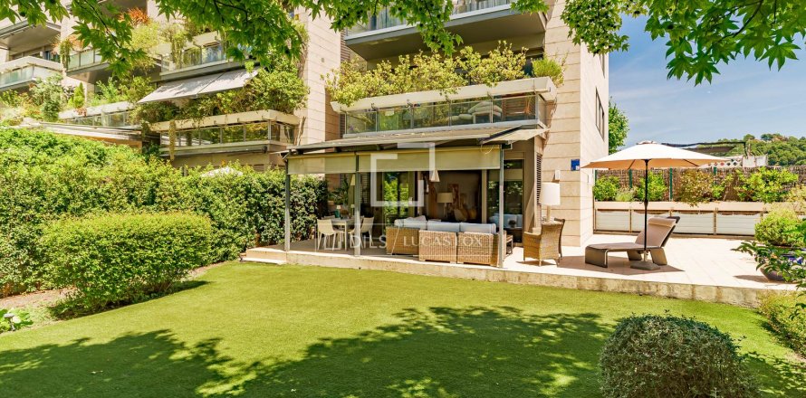 Apartamento de 4 dormitorios en venta en Barcelona, Cataluña, Spain № 8771