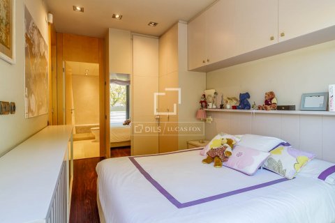 Apartamento de 4 dormitorios en venta en Barcelona, Cataluña, Spain № 8771 - foto 20