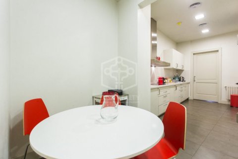 Купить квартиру в Барселона, Испания с 4 спальни, 210м², № 7596 - фото 11