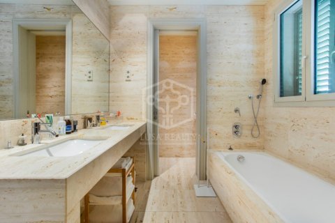Купить квартиру в Барселона, Испания с 4 спальни, 210м², № 7596 - фото 18