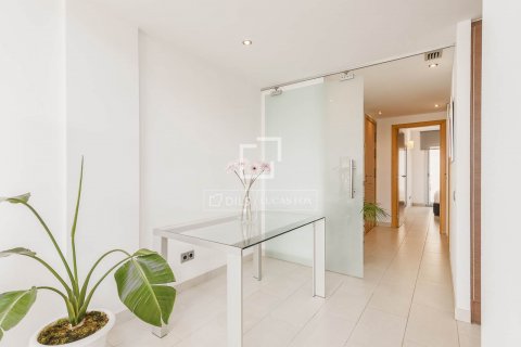 Ático de 1 dormitorio en venta en Barcelona, Cataluña, Spain № 8758 - foto 13