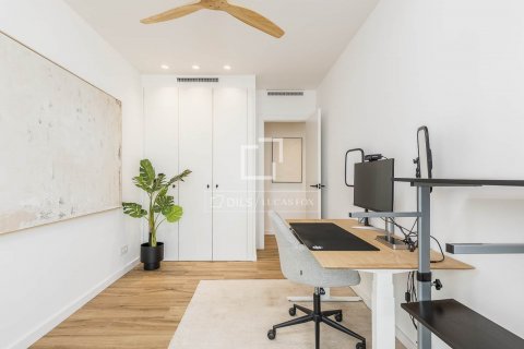 Apartamento de 2 dormitorios en venta en Barcelona, Cataluña, Spain № 8751 - foto 27