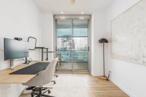 Apartamento de 2 dormitorios en venta en Barcelona, Cataluña, Spain № 8751 - foto 24