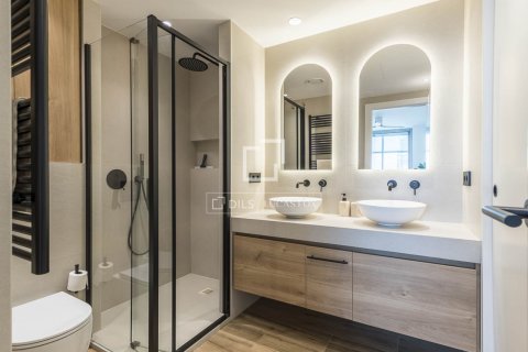 Apartamento de 2 dormitorios en venta en Barcelona, Cataluña, Spain № 8751 - foto 19