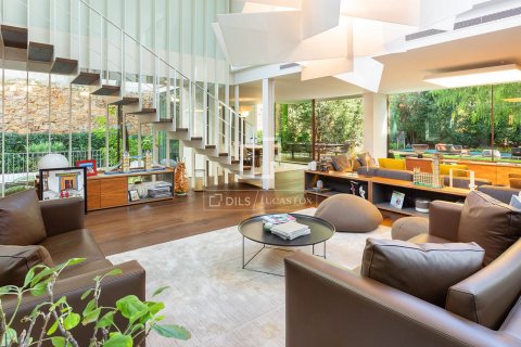 Villa de 6 dormitorios en venta en Barcelona, Cataluña, Spain № 8755 - foto 2