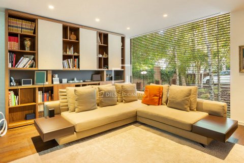 Villa de 6 dormitorios en venta en Barcelona, Cataluña, Spain № 8755 - foto 12