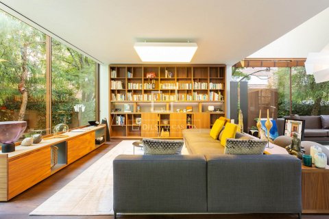 Villa de 6 dormitorios en venta en Barcelona, Cataluña, Spain № 8755 - foto 10