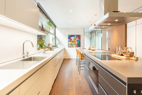 Villa de 6 dormitorios en venta en Barcelona, Cataluña, Spain № 8755 - foto 3