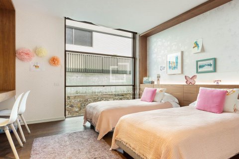 Villa de 6 dormitorios en venta en Barcelona, Cataluña, Spain № 8755 - foto 15