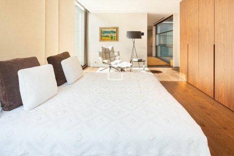 Villa de 6 dormitorios en venta en Barcelona, Cataluña, Spain № 8755 - foto 4