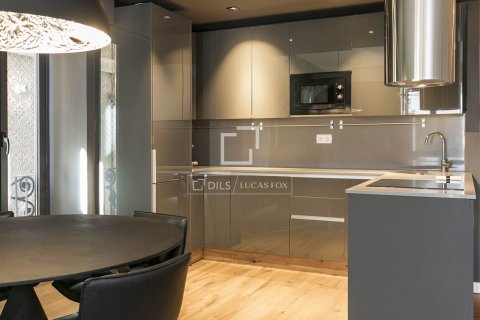 Apartamento de 2 dormitorios en venta en Barcelona, Cataluña, Spain № 8754 - foto 18