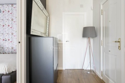 Apartamento de 2 dormitorios en venta en Barcelona, Cataluña, Spain № 8754 - foto 26