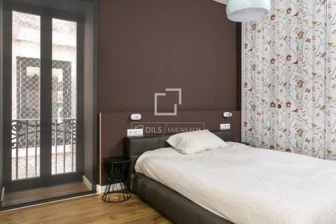 Apartamento de 2 dormitorios en venta en Barcelona, Cataluña, Spain № 8754 - foto 24