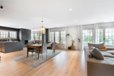 Сasa de 6 dormitorios en venta en Sant Cugat del Vallès, Barcelona, Cataluña, Spain № 1432