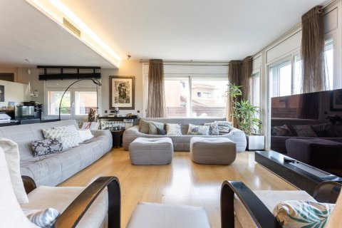Сasa de 6 dormitorios en venta en Sant Cugat del Vallès, Barcelona, Cataluña, Spain № 1431 - foto 9