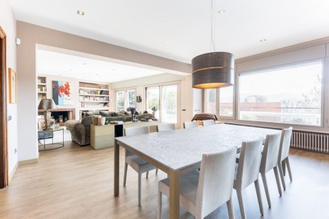 Сasa de 6 dormitorios en venta en Sant Cugat del Vallès, Barcelona, Cataluña, Spain № 1435 - foto 2