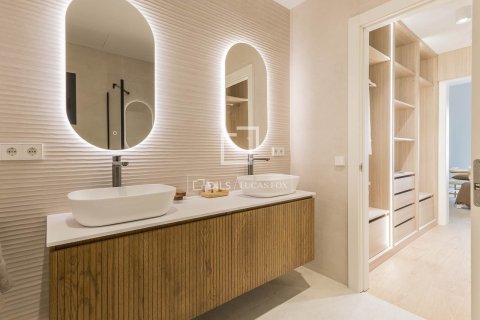 Apartamento de 5 dormitorios en venta en Barcelona, Cataluña, Spain № 6413 - foto 25