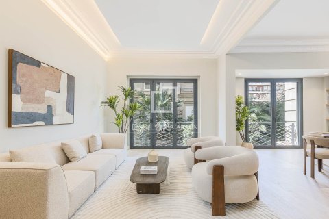 Apartamento de 5 dormitorios en venta en Barcelona, Cataluña, Spain № 6413