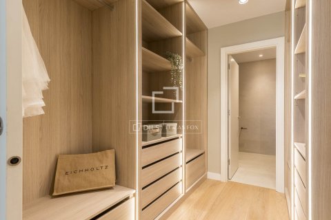 Apartamento de 5 dormitorios en venta en Barcelona, Cataluña, Spain № 6413 - foto 21