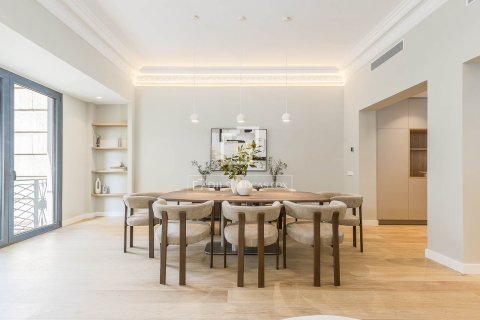 Apartamento de 5 dormitorios en venta en Barcelona, Cataluña, Spain № 6413 - foto 6