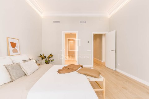 Apartamento de 5 dormitorios en venta en Barcelona, Cataluña, Spain № 6413 - foto 19