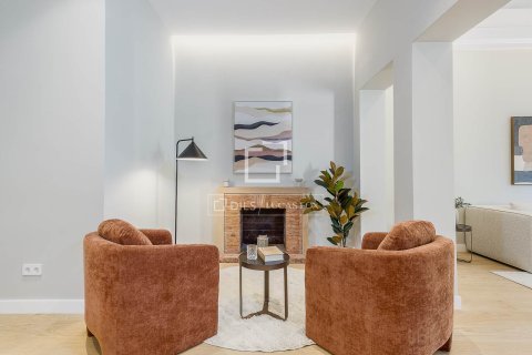 Apartamento de 5 dormitorios en venta en Barcelona, Cataluña, Spain № 6413 - foto 16