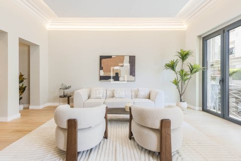 Apartamento de 5 dormitorios en venta en Barcelona, Cataluña, Spain № 6413 - foto 9
