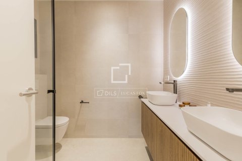 Apartamento de 5 dormitorios en venta en Barcelona, Cataluña, Spain № 6413 - foto 22