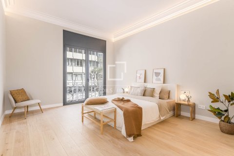 Apartamento de 5 dormitorios en venta en Barcelona, Cataluña, Spain № 6413 - foto 17