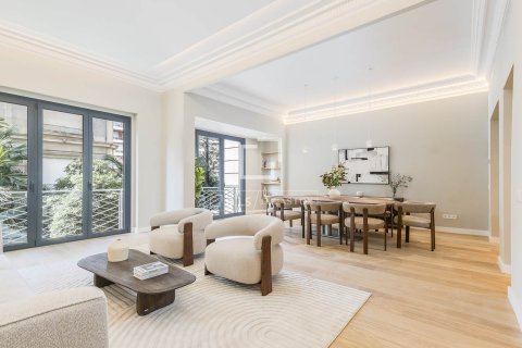 Apartamento de 5 dormitorios en venta en Barcelona, Cataluña, Spain № 6413 - foto 2