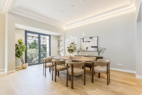 Apartamento de 5 dormitorios en venta en Barcelona, Cataluña, Spain № 6413 - foto 7
