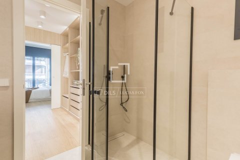 Apartamento de 5 dormitorios en venta en Barcelona, Cataluña, Spain № 6413 - foto 24