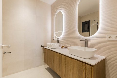Apartamento de 5 dormitorios en venta en Barcelona, Cataluña, Spain № 6413 - foto 23