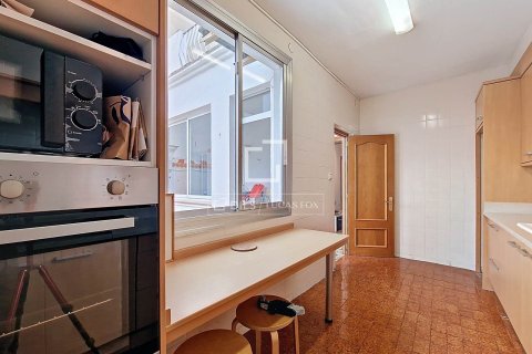 Villa de 4 dormitorios en venta en Vilanova i la Geltrú, Barcelona, Cataluña, Spain № 6415 - foto 28