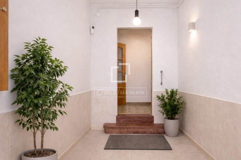 Villa de 4 dormitorios en venta en Vilanova i la Geltrú, Barcelona, Cataluña, Spain № 6415 - foto 5