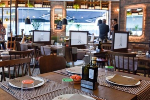 Купить коммерческую недвижимость в Лес Кортс (Л'эскала), Испания 181м², № 4572 - фото 2
