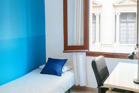 Apartamento de 9 dormitorios en venta en Barcelona, Cataluña, Spain № 8291 - foto 20
