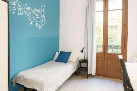 Apartamento de 9 dormitorios en venta en Barcelona, Cataluña, Spain № 8291 - foto 18