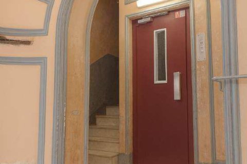 Apartamento de 9 dormitorios en venta en Barcelona, Cataluña, Spain № 8291 - foto 27