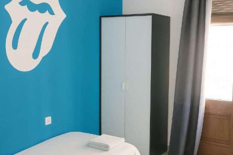 Apartamento de 9 dormitorios en venta en Barcelona, Cataluña, Spain № 8291 - foto 16