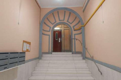 Apartamento de 9 dormitorios en venta en Barcelona, Cataluña, Spain № 8291 - foto 28