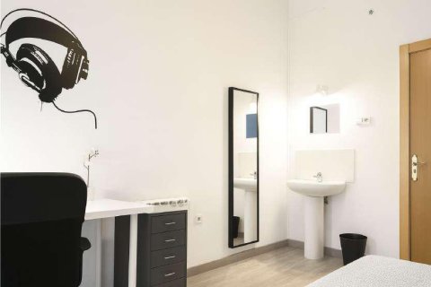 Apartamento de 9 dormitorios en venta en Barcelona, Cataluña, Spain № 8291 - foto 19