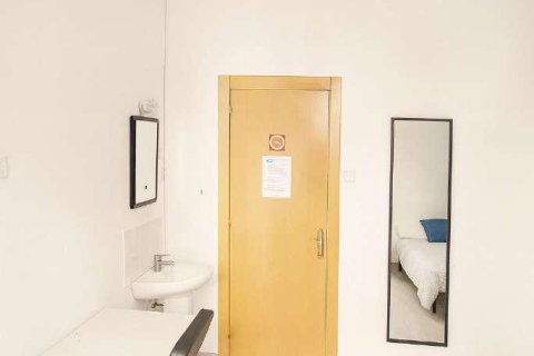Apartamento de 9 dormitorios en venta en Barcelona, Cataluña, Spain № 8291 - foto 17