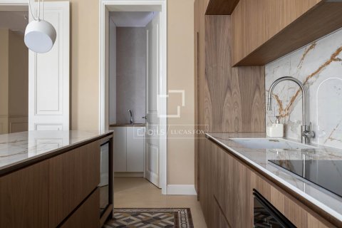 3 bedrooms apartment for rent in Barcelona, Catalonia, Spain № 6363 - photo 11